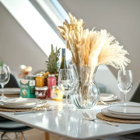 Seebalance Mit Alpenpanorama