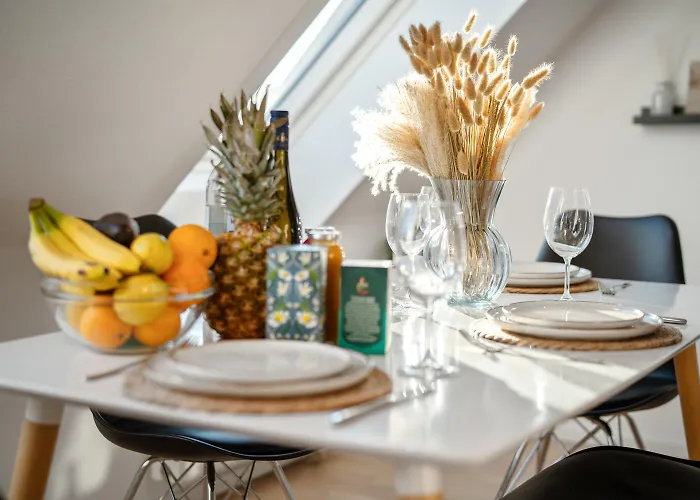 Seebalance Mit Alpenpanorama